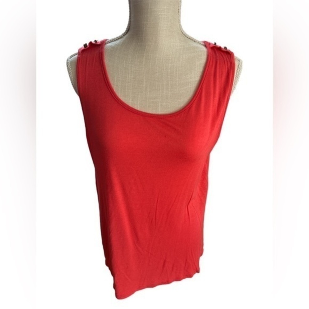 Lavish sleeveless shirt size L